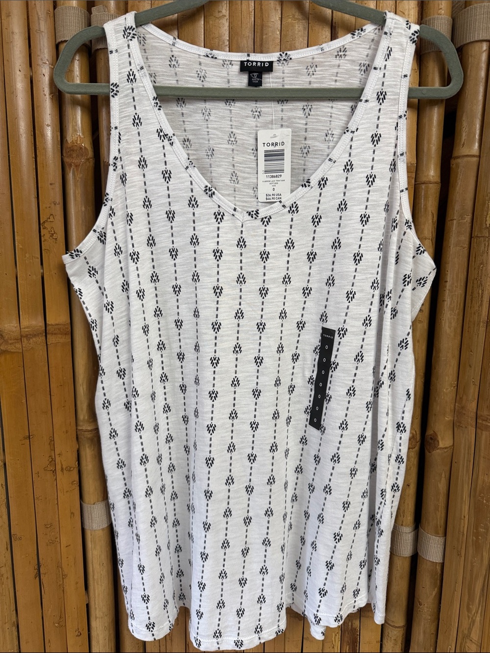 torrid White Tank with Black Geometric Print. Size 0. NWT